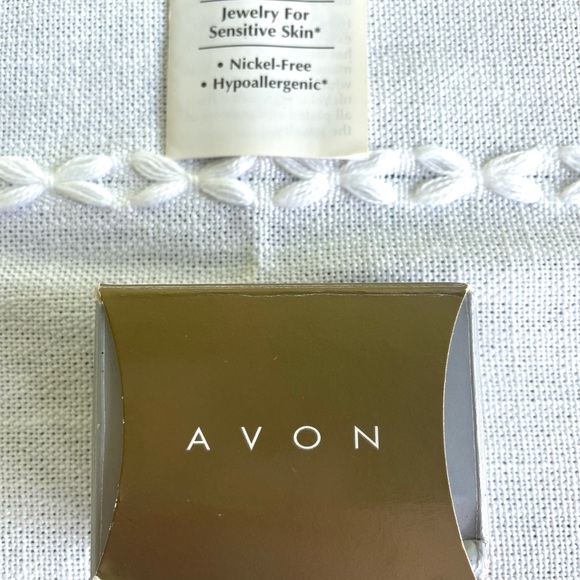 Vintage Avon Necklace & Earrings Set Lot Of 2 Sets-Sand Dollar + Pelican - Picture 4 of 4
